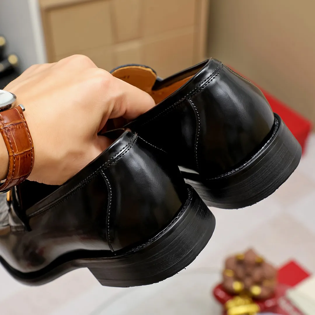 Men's shoes 💰460🕷🕷🐂【Ferragamo】Ferragamo Popular fashionable casual shoes🇨🇳Official website counter 1:1 production, original mold opening💯Good quality can be seen, imported high-end first-layer waxed calfskin, water-dyed🐂leather lining🌿very clear texture, high-quality waterproof, non-slip and wear-resistant outsole🎋high quality and low price, truly handmade🍓2 colors available! Code number 38-44......(45.46 customized)